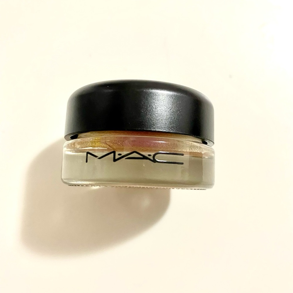 mac pro longwear paint pot babe in charms